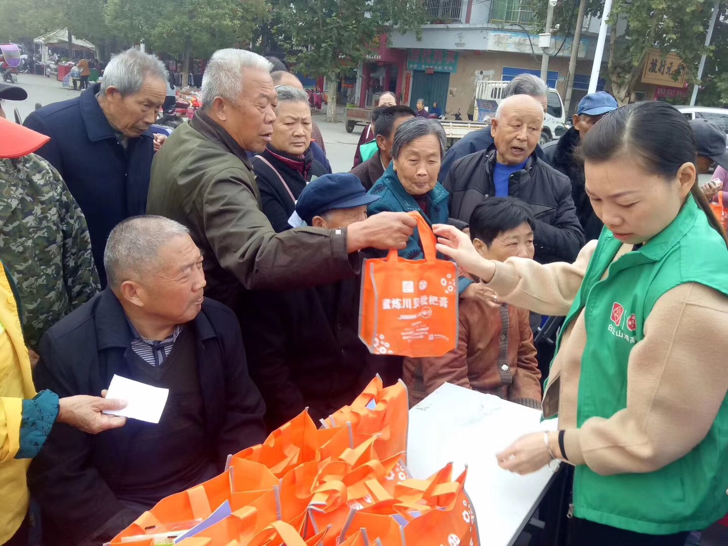 微信圖片_20181018141650.jpg 微信圖片_20181018141650.jpg