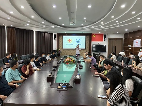 守護生命 “救”在身邊——白云山潘高壽開展急救知識技能培訓(xùn)講座.jpg 守護生命 “救”在身邊——白云山潘高壽開展急救知識技能培訓(xùn)講座.jpg